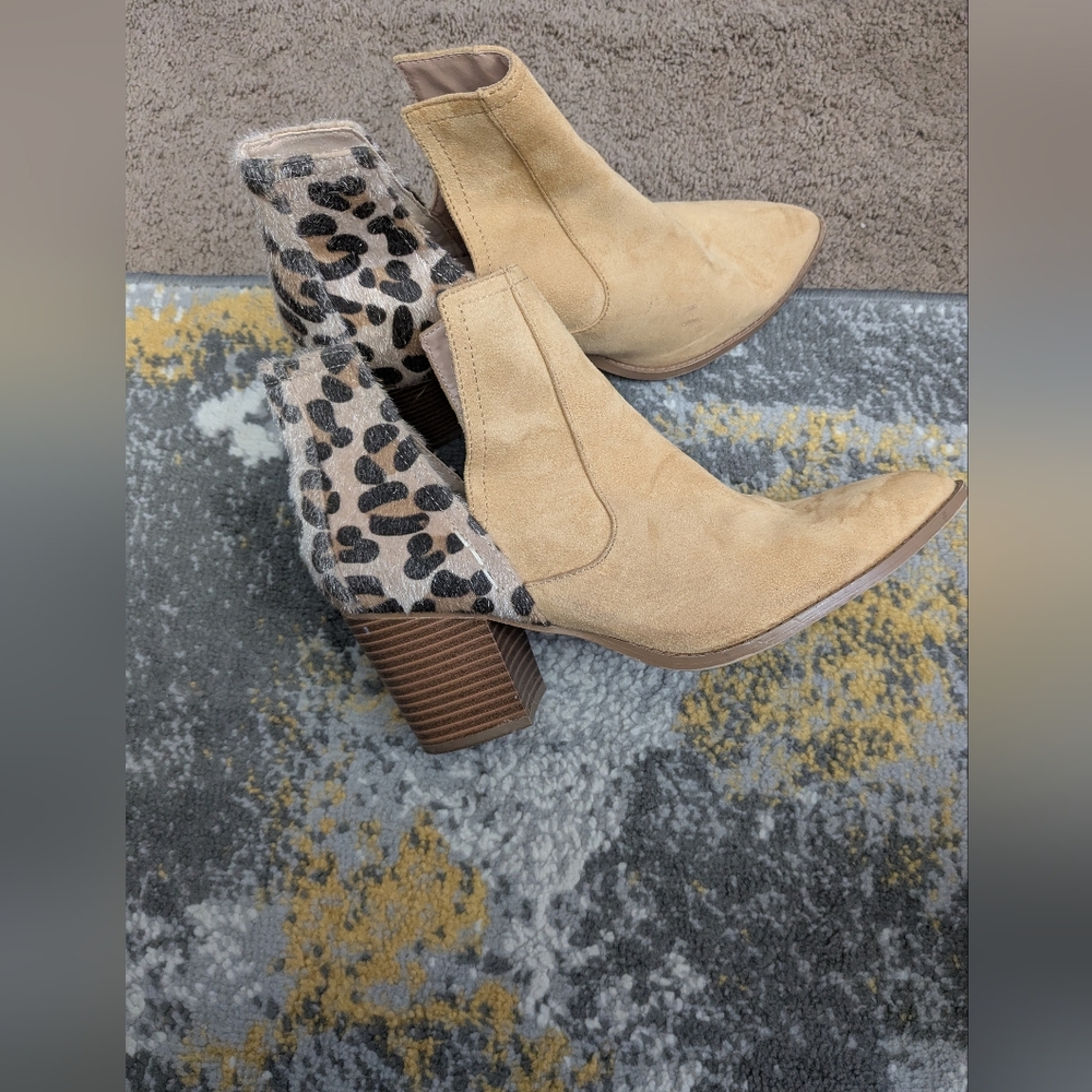 Boutique Two-Tone Suede & Leopard Block Heel Ankle Boots – Size 9.5